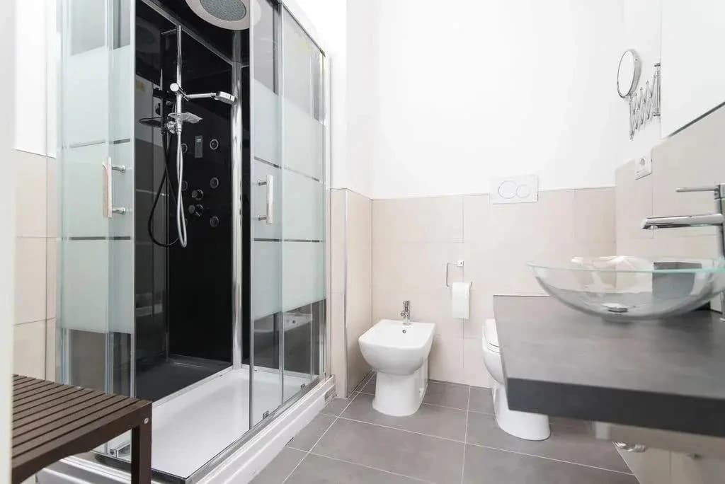 White Ostilia Apartments - photo 18