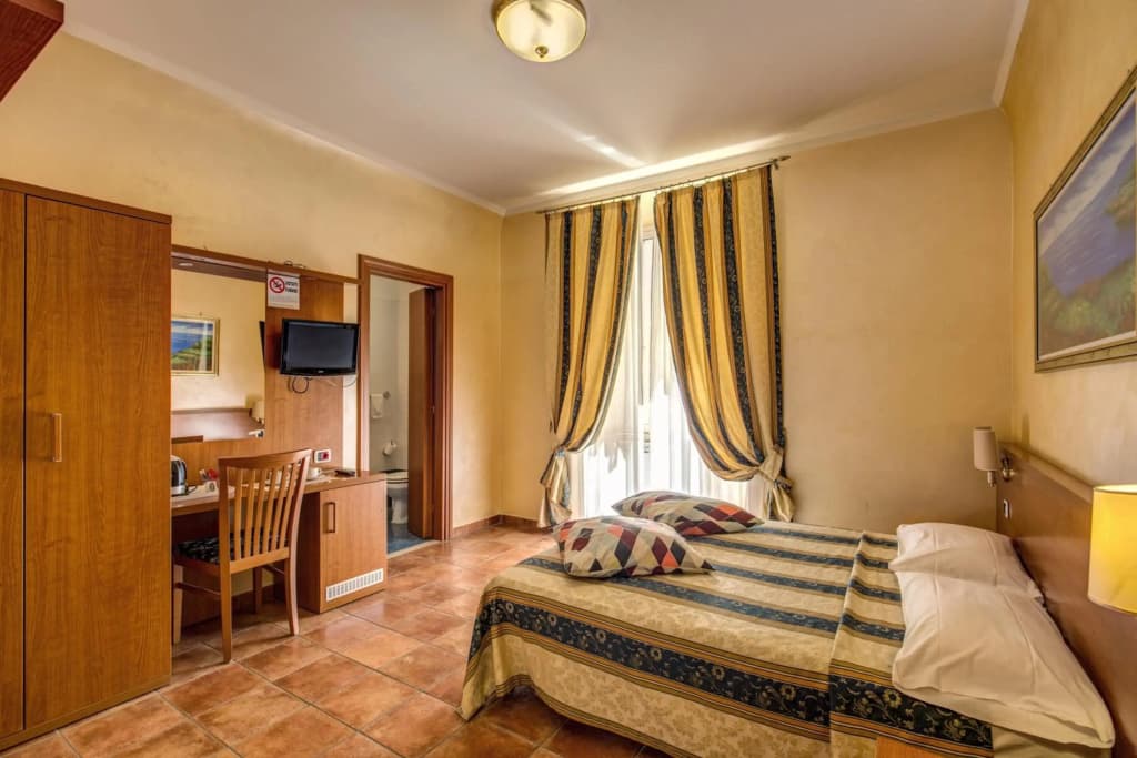 Hotel Maryelen - photo 8