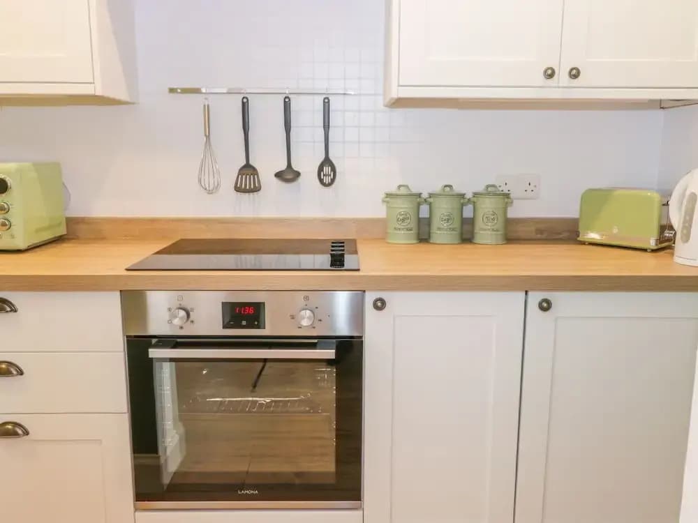 29 Trinity Crescent - photo 12