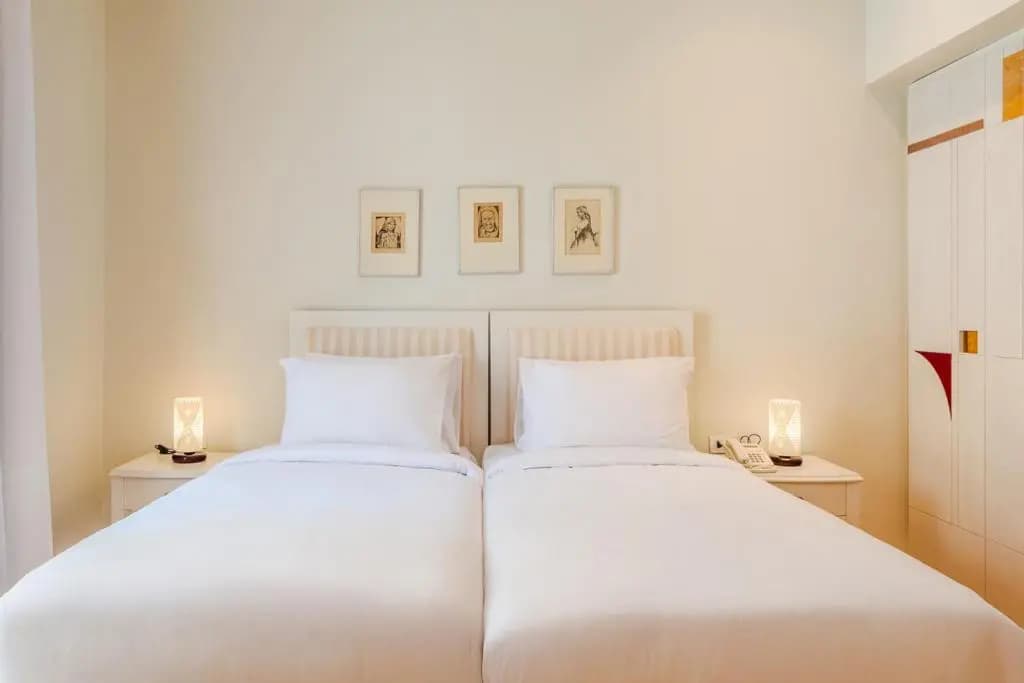 Longchamps Hotel - photo 12