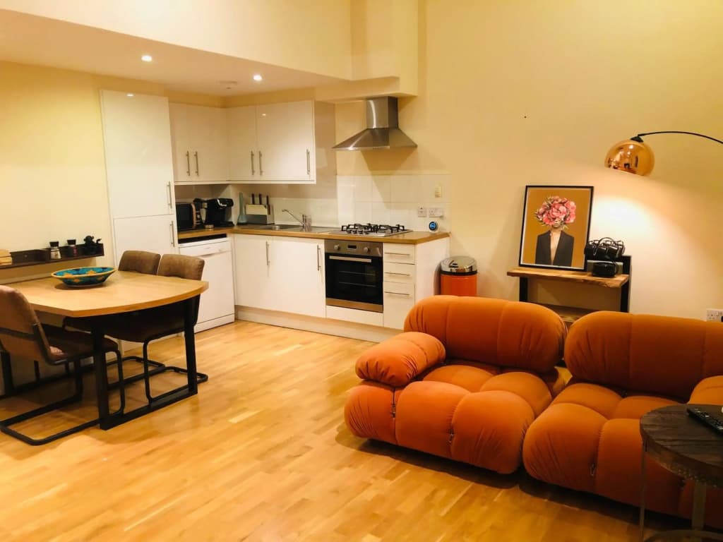 2 Bed 2 bath with Private Parking - photo 12