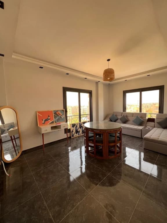 Travelholic Auc Residence - photo 1