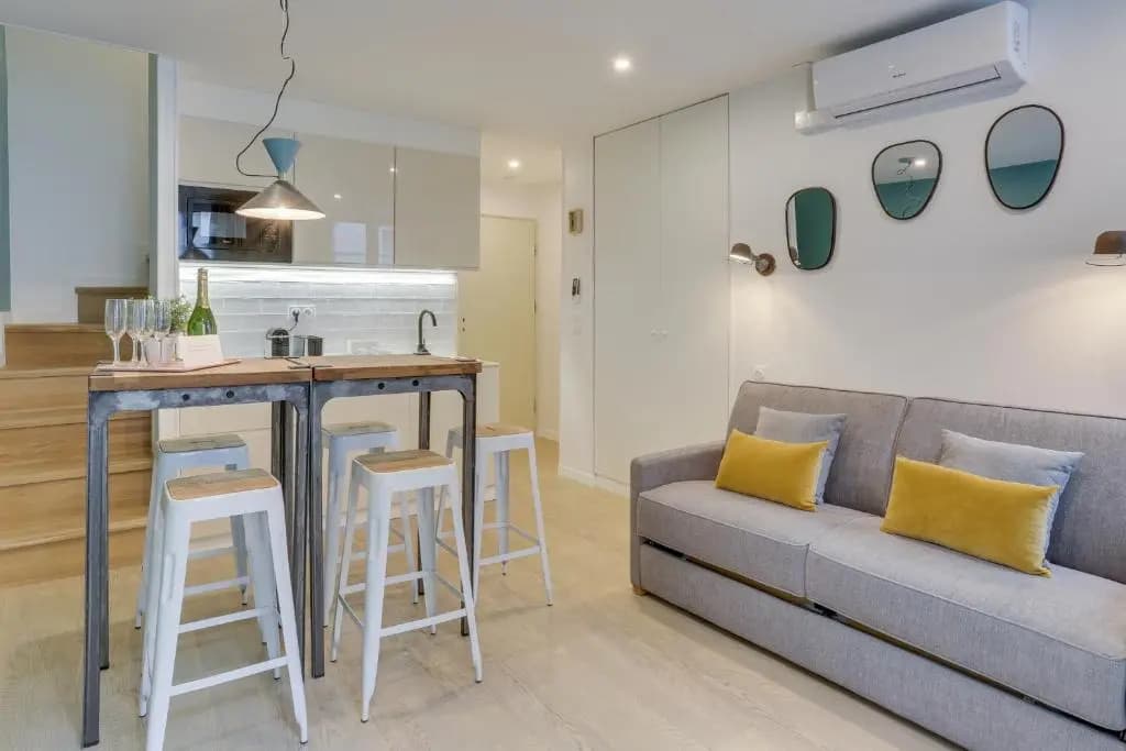 Bastille ChicSuites - photo 17