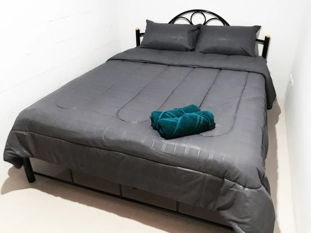 P & T Hostel - photo 3