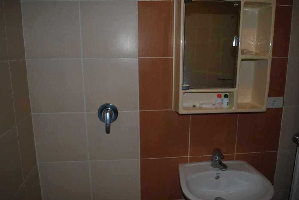 Suriwongse Hotel - photo 10