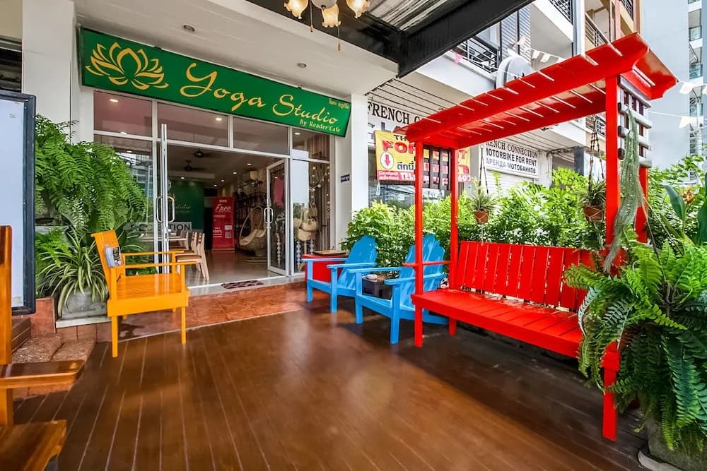 OYO 281 The Reader Cafe and Room - photo 14