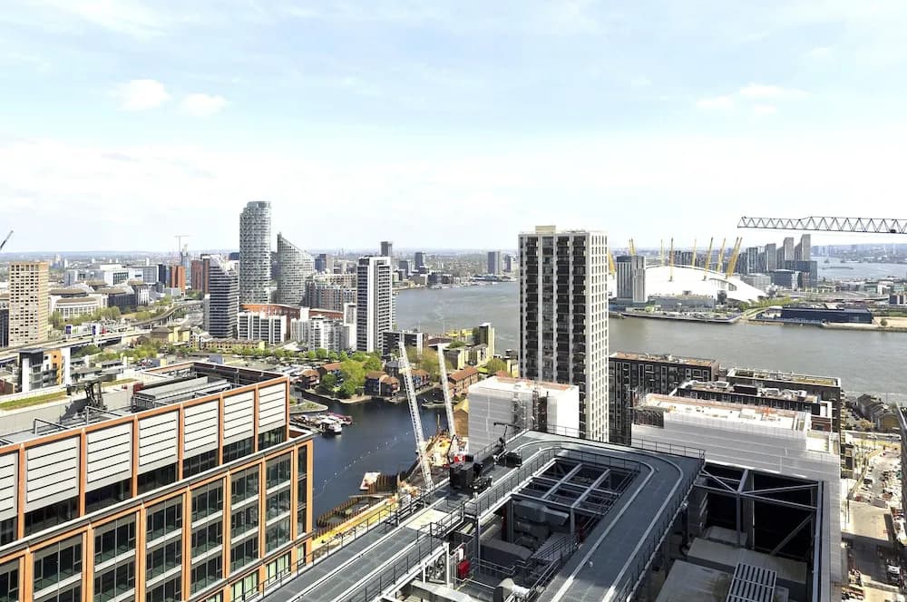 Luxury Waterfront Studio in Canary Wharf by Underthedoormat - photo 12