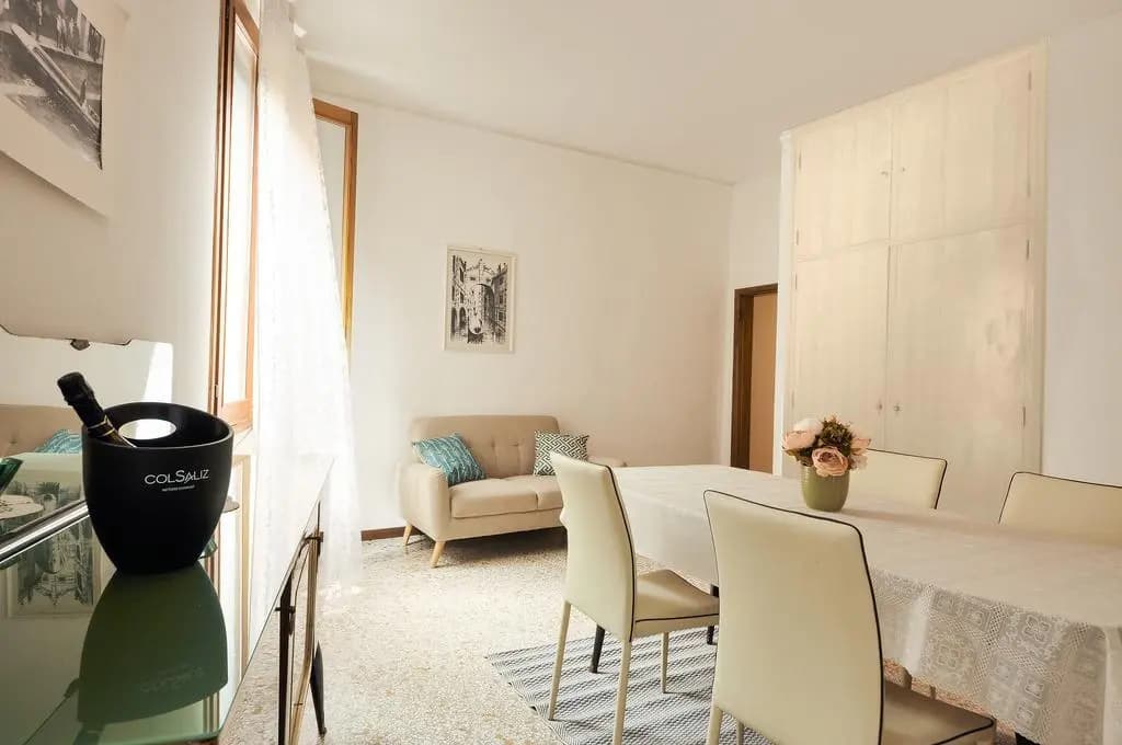 Elegant Rialto Residence - photo 2