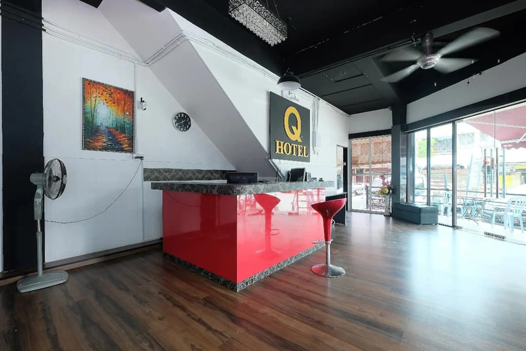 OYO 1104 Q Hotel - photo 10