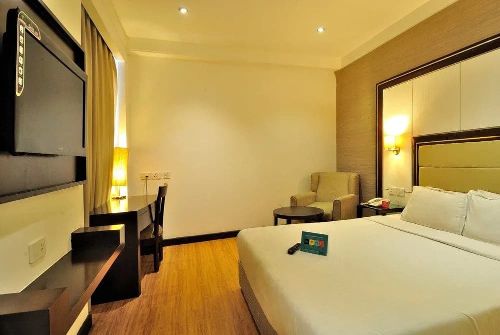FabHotel Rajouri Garden Main Market - photo 6