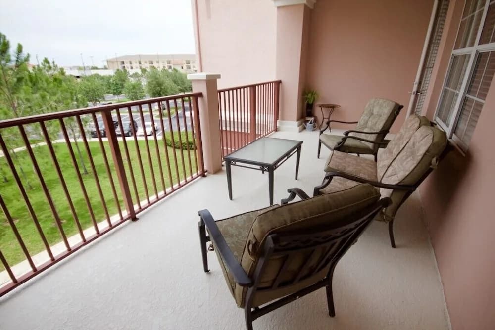 Poolside Charm 3 Bedroom Condo - photo 6