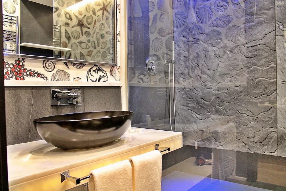 RSH Spanish Steps Luxury Apartment - photo 7