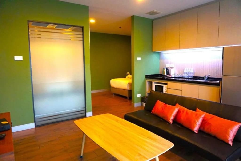 Nest n Rest Hotel - photo 6