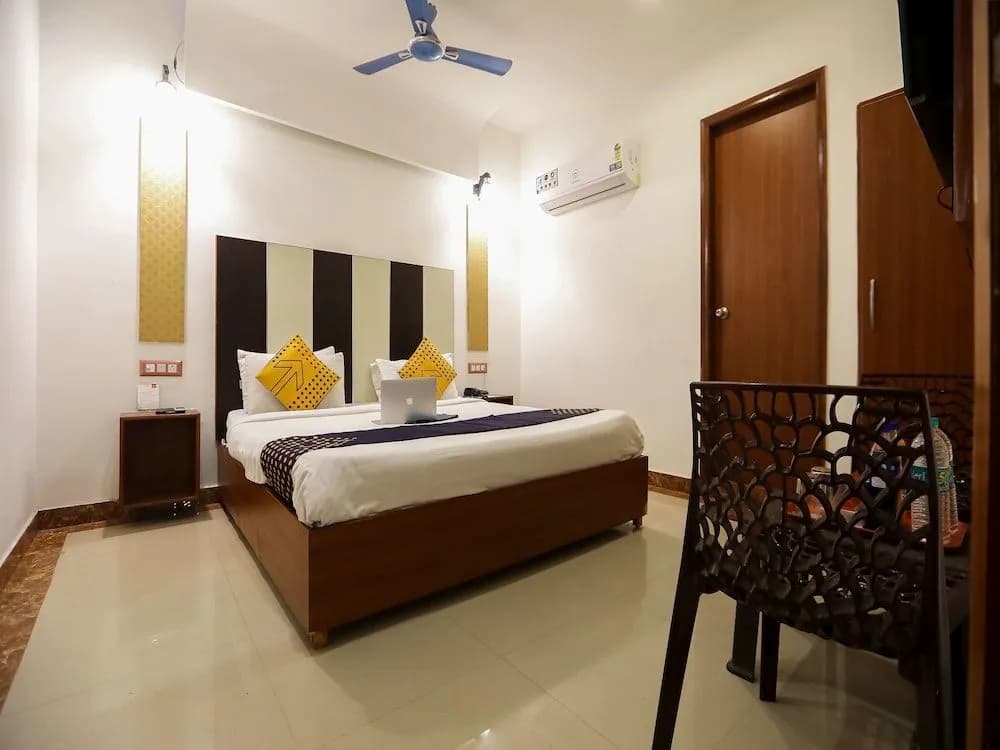 Hotel Deluxe Inn - photo 4