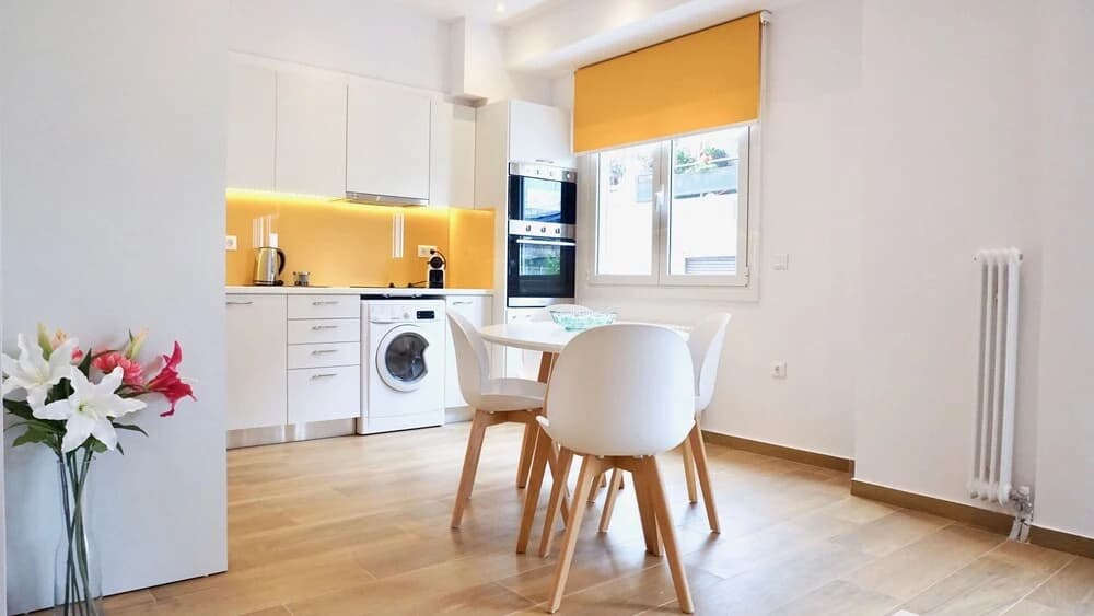 Warm & Spacious Apt in Athens - photo 9