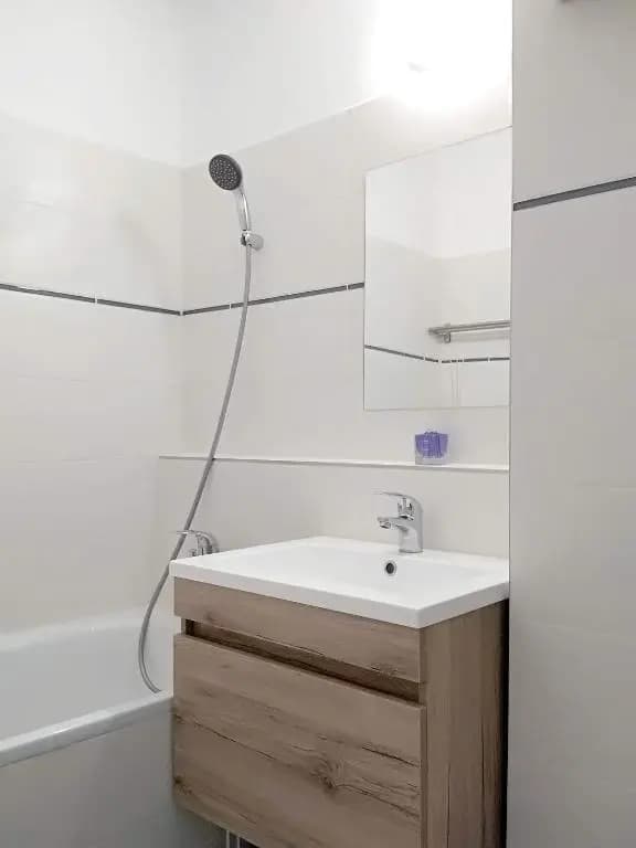 White Almond Apartment - photo 8