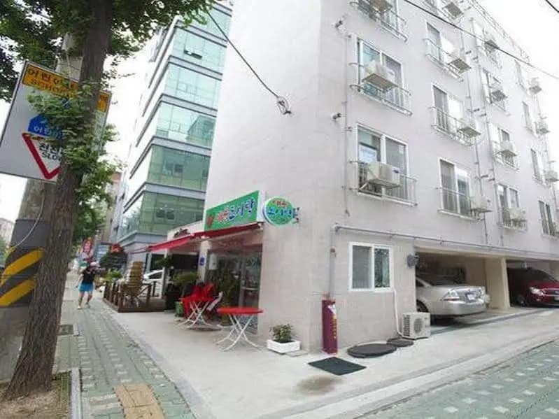 Twin Rabbit Hostel - photo 3