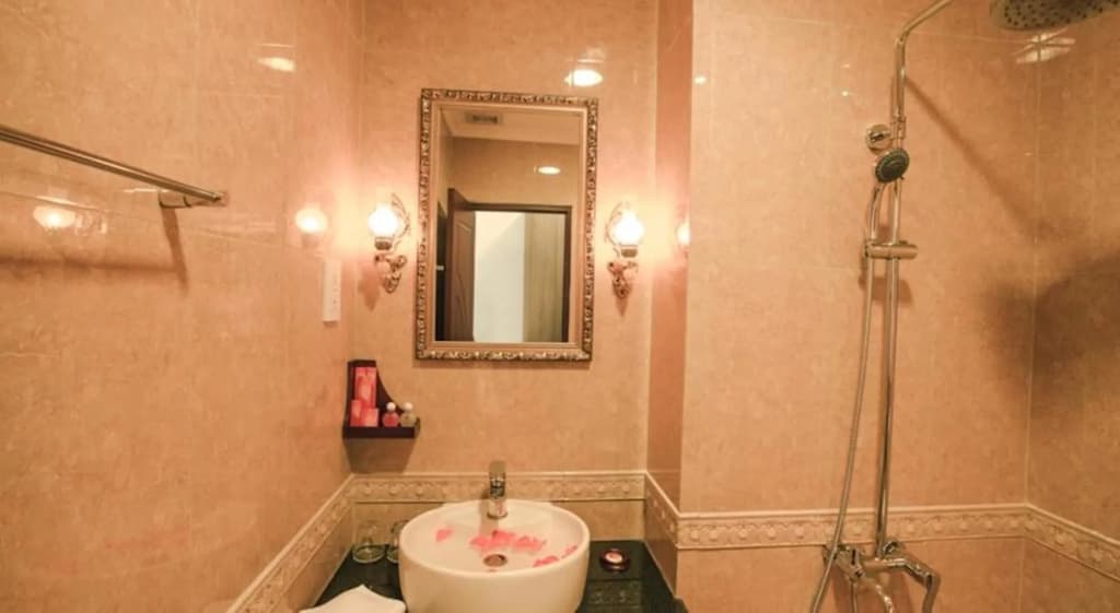 Den Long Do Hotel & Restaurant - photo 9