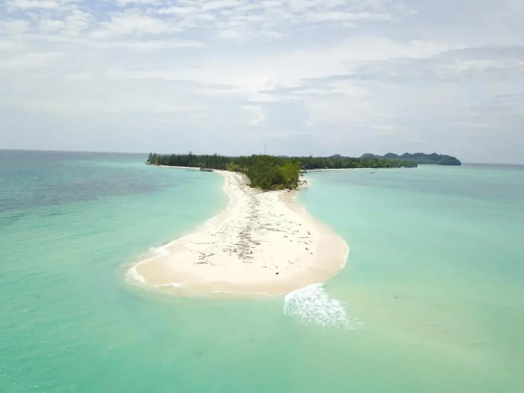 Mari Mari Backpackers Lodge, Mantanani Island - photo 17