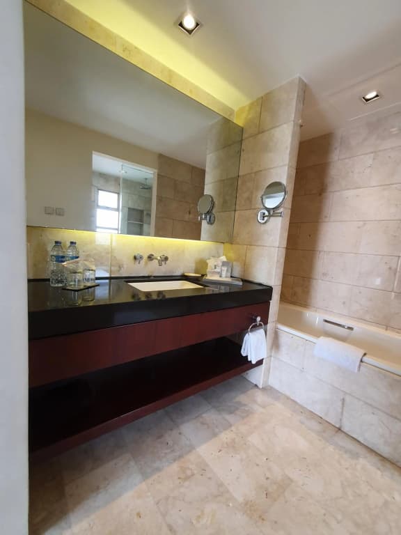 Hotel Gran Mahakam - photo 10