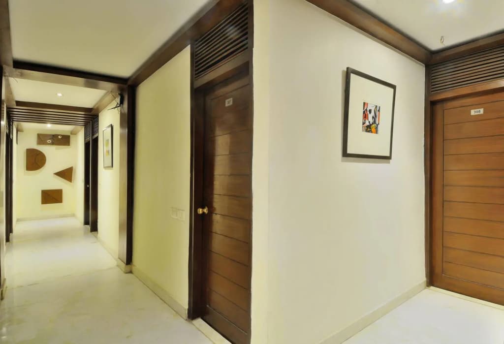 Hotel The Raj - photo 10