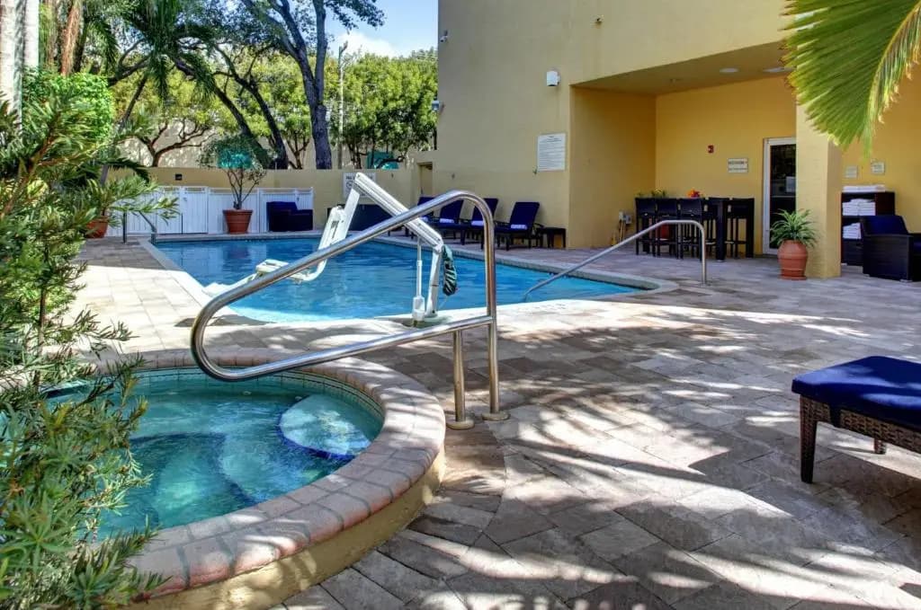 Hampton Inn Miami-Coconut Grove/Coral Gables - photo 21