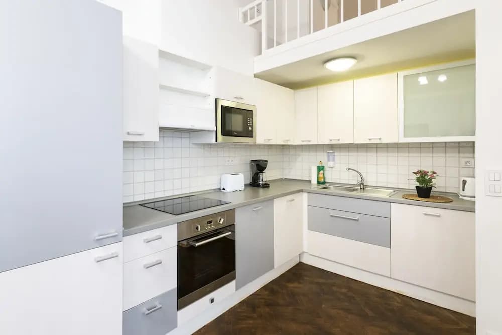 Hybernska Apartments - photo 19