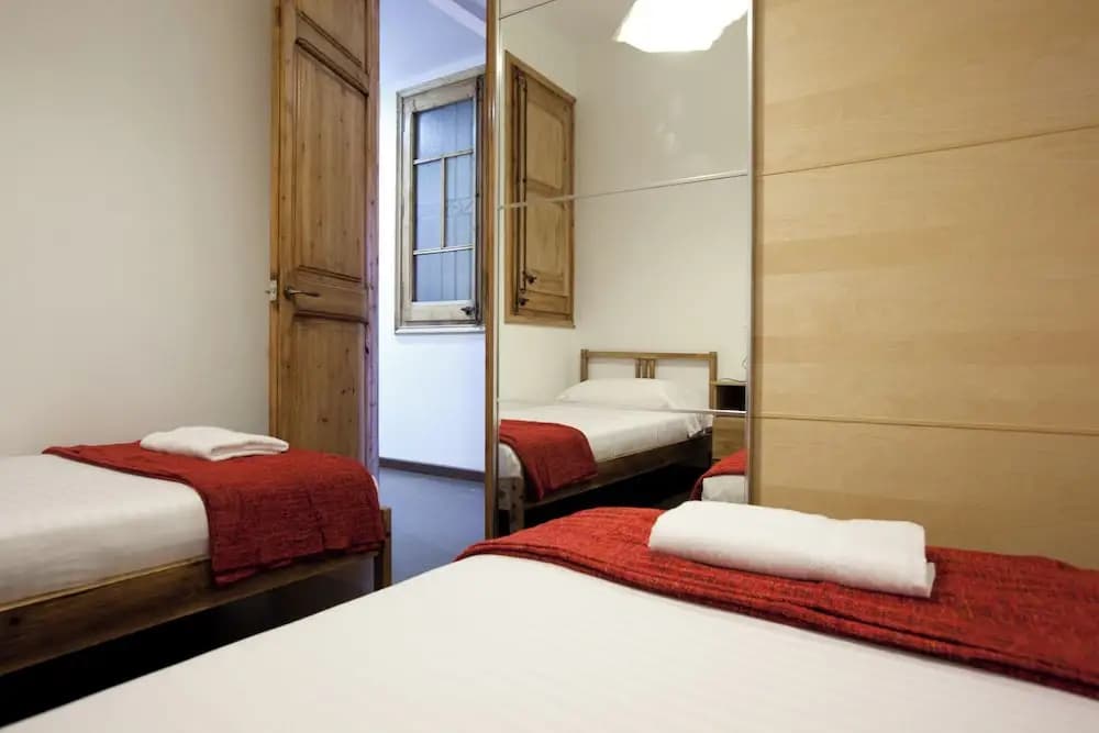Central Apartment in Eixample - photo 2