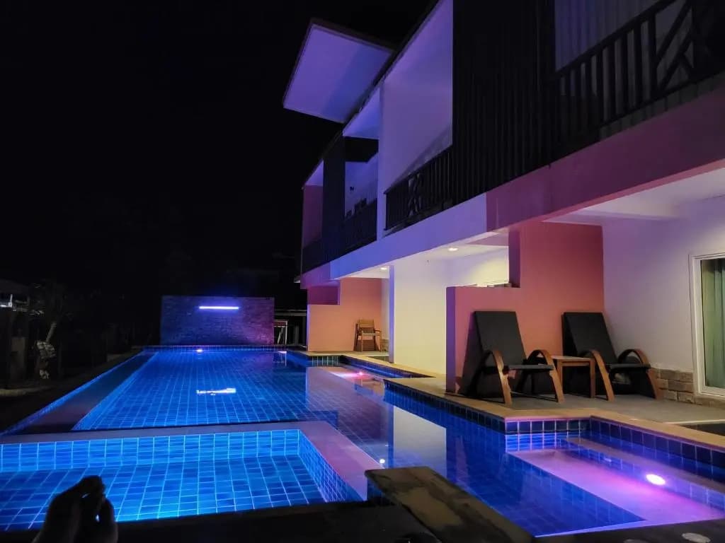 Pinky Hotel by Kanchana - photo 9