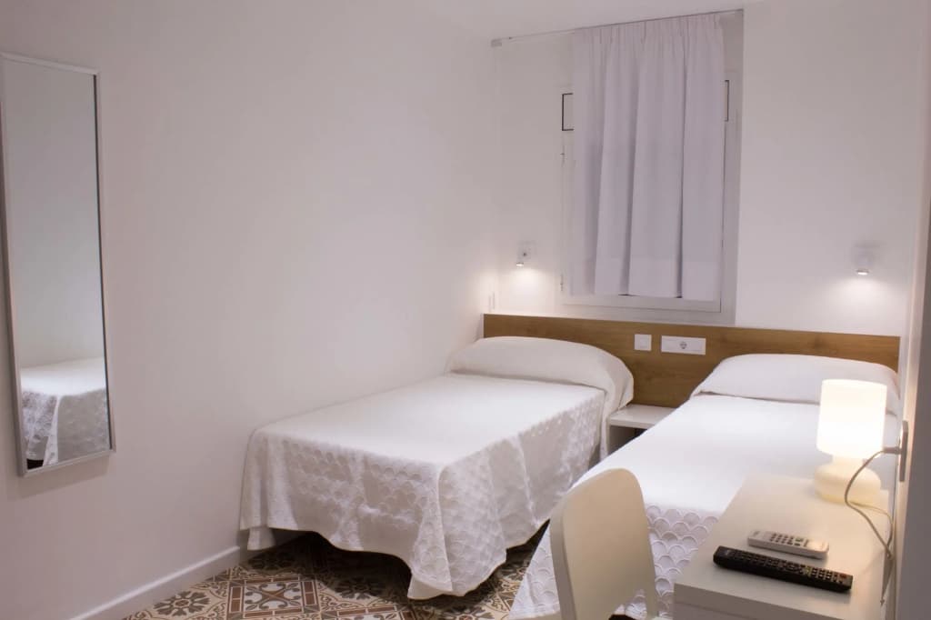 Hostal Nova - photo 2