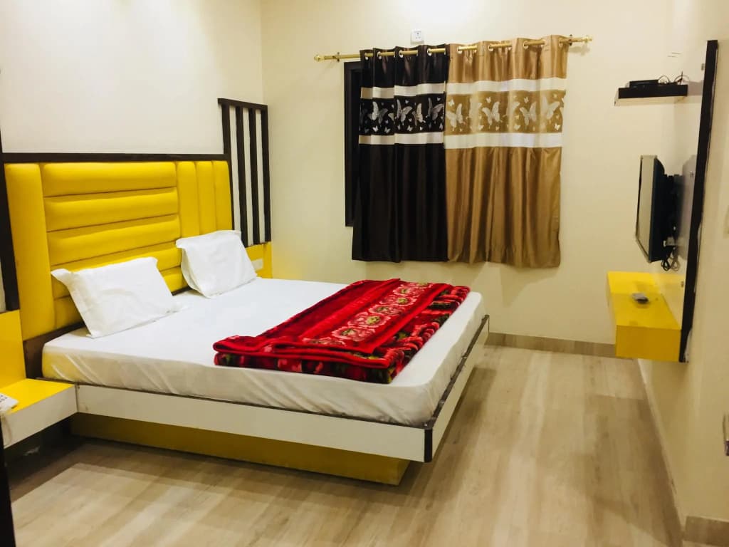 Hotel Tushar Continental - photo 2