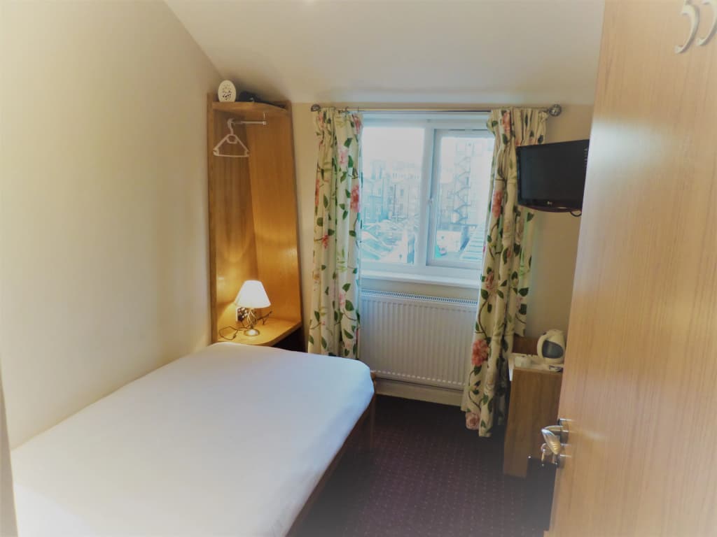 Lancaster Court Hotel - photo 22