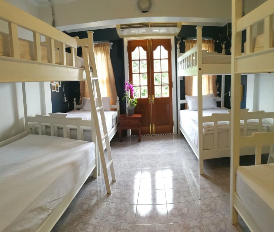 Bed In Town - Hostel - photo 3