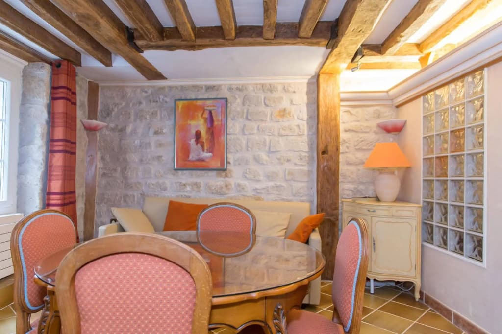 Saint-Germain des Pres Apartment - photo 12