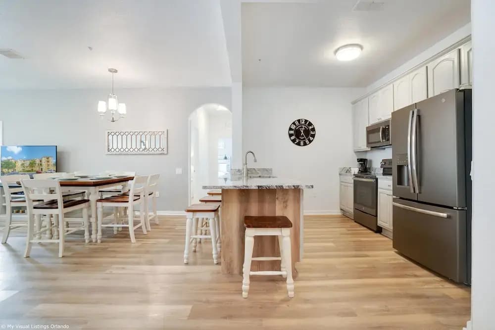 Spacious and Lovely 3BD Unit With Balcony, Close to the Convention Center #3vc309 - photo 21