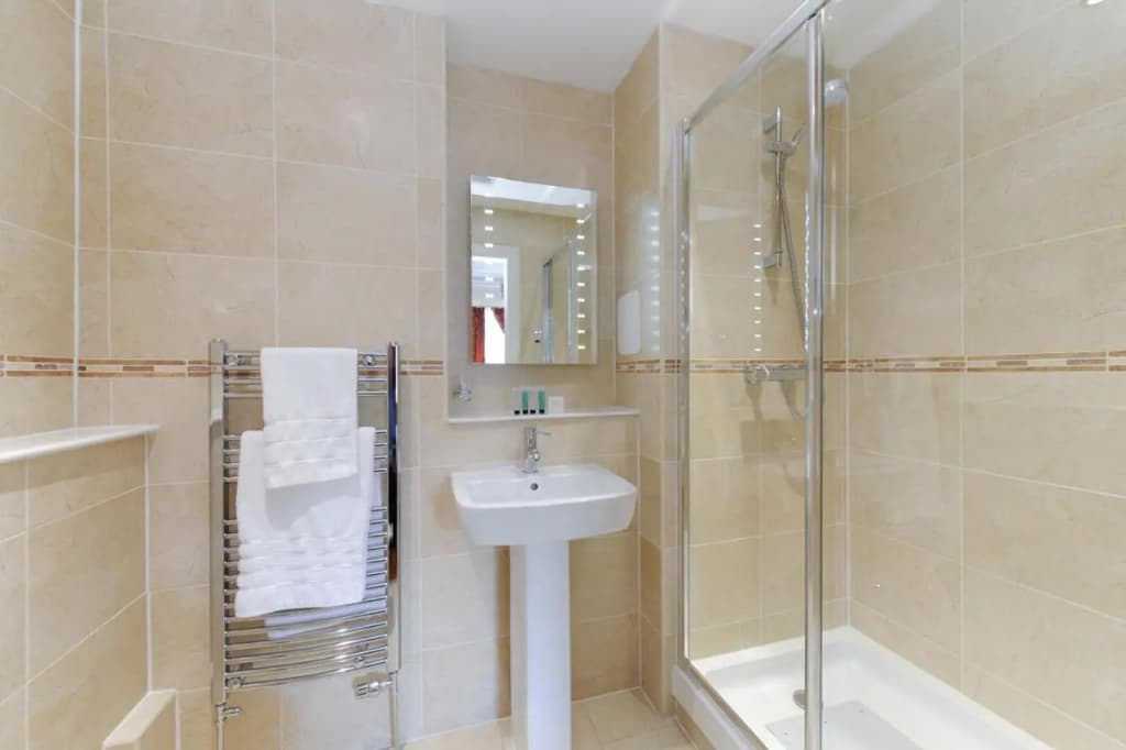 Hub By Premier Inn Edinburgh Haymarket - photo 36