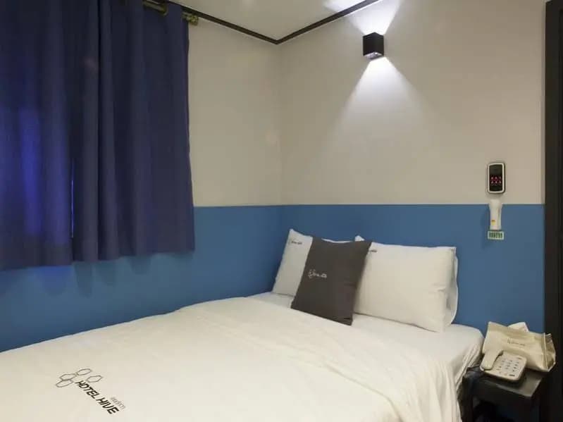 Hotel Hive - photo 2