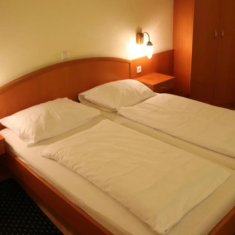 SUITE HOTEL 900m ZUR OPER - photo 40