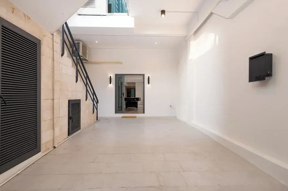 Luxury 5BR Poolhouse & Theater - 2mins to BTS - photo 10