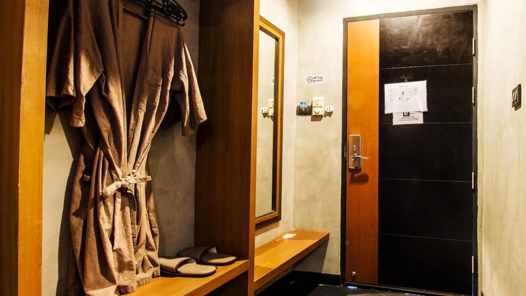 B2 Airport Boutique & Budget Hotel - photo 9