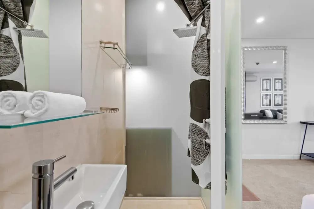 Charming 1-bed Central Studio Apartment - photo 7