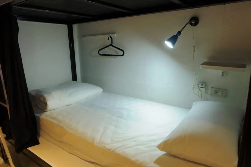 Seek Sleep Hostel - photo 5