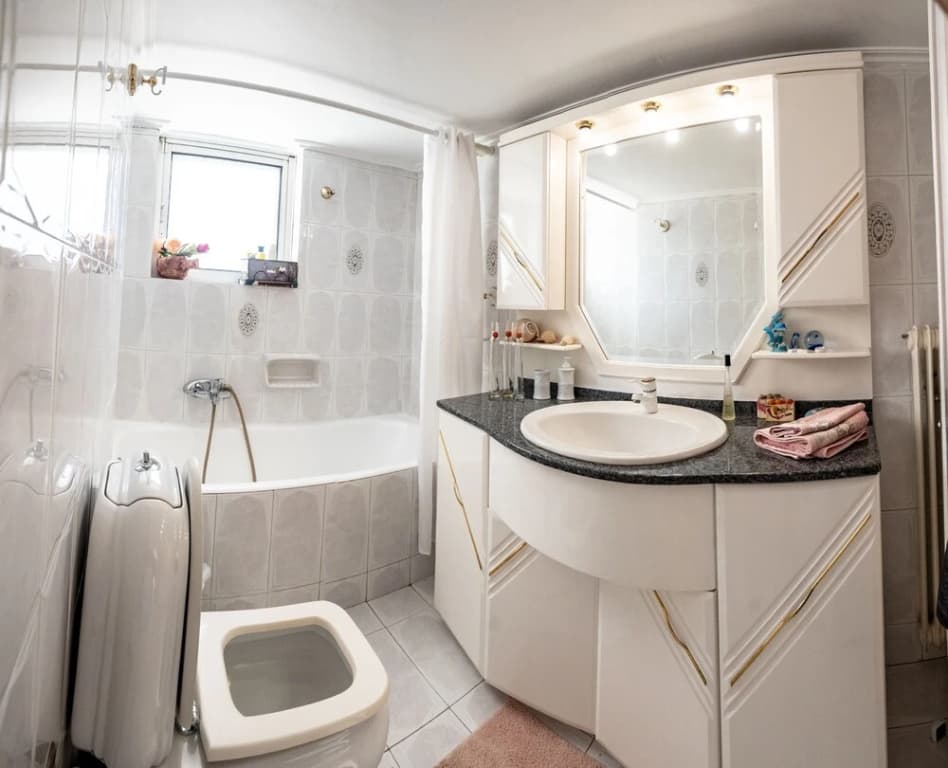 Apartment in Vyronas 3 Double Bedrooms - photo 9