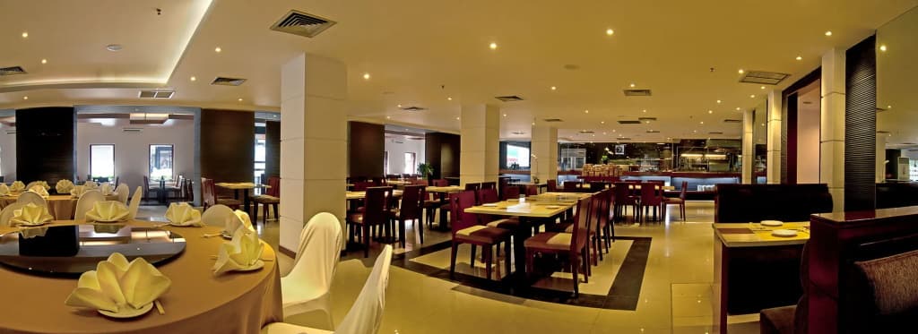 REDTOP Hotel & Convention Center - photo 31