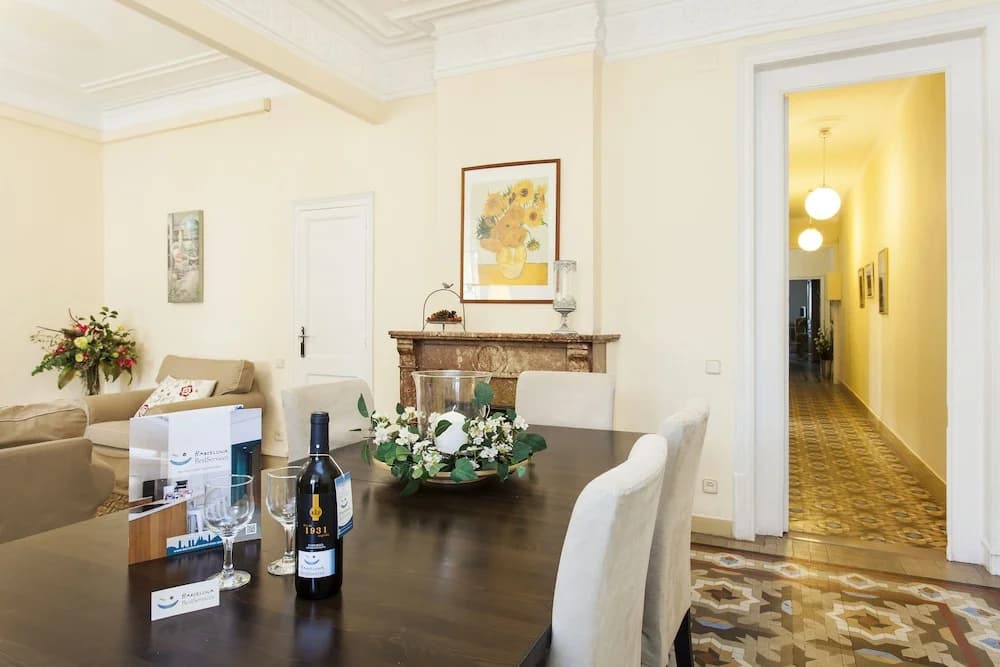 1402 - Elegant City Centre Apartment - photo 6