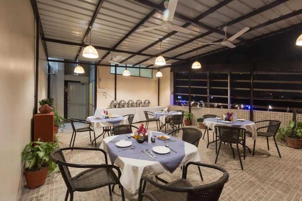Hotel Rupam Kingston Park - photo 18