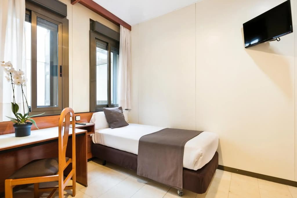 Hotel Condal - photo 4