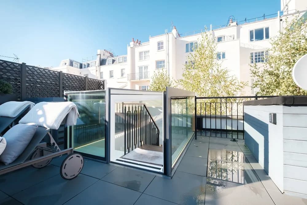 Luxury Home with 3 Bed 2 Bath in London - photo 3