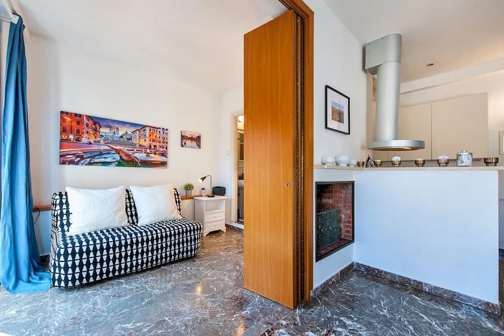 Spanish Steps Apartment - photo 3