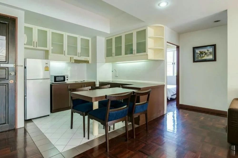 Le Vanvarothai Saladaeng Residence - photo 26